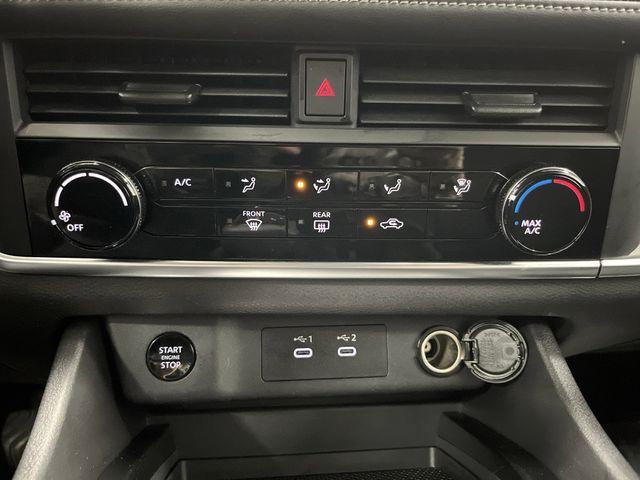Photo of 2024 Glacier White Nissan Rogue