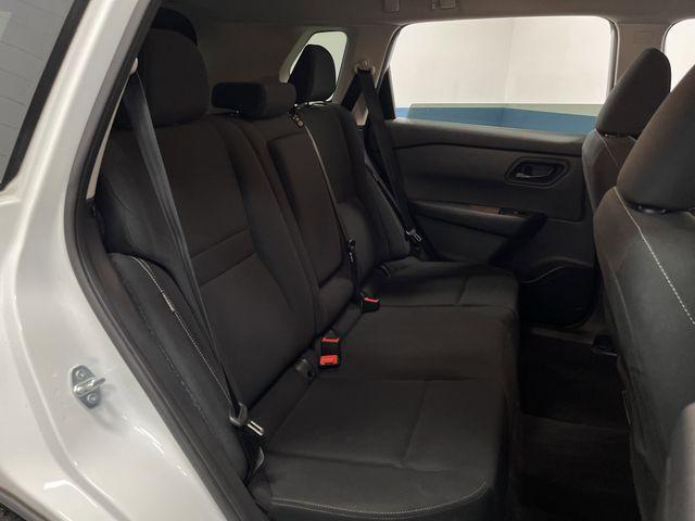 Photo of 2024 Glacier White Nissan Rogue