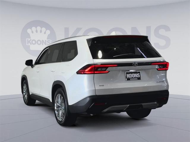 Photo of 2025 Wind Chill Pearl Toyota Grand Highlander