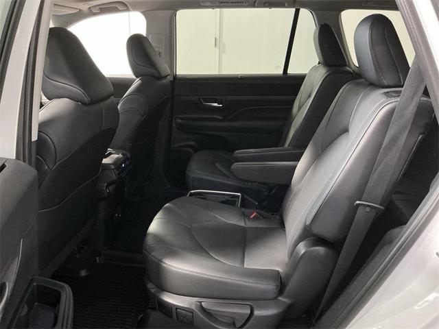 Photo of 2025 Wind Chill Pearl Toyota Grand Highlander