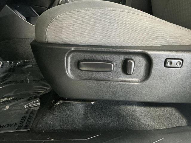 Photo of 2020 Super White Toyota Tacoma