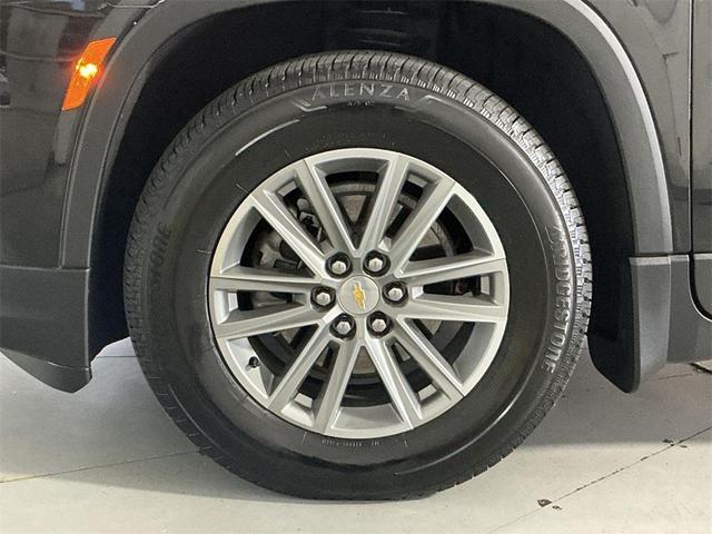 Photo of 2023 Mosaic Black Metallic Chevrolet Traverse