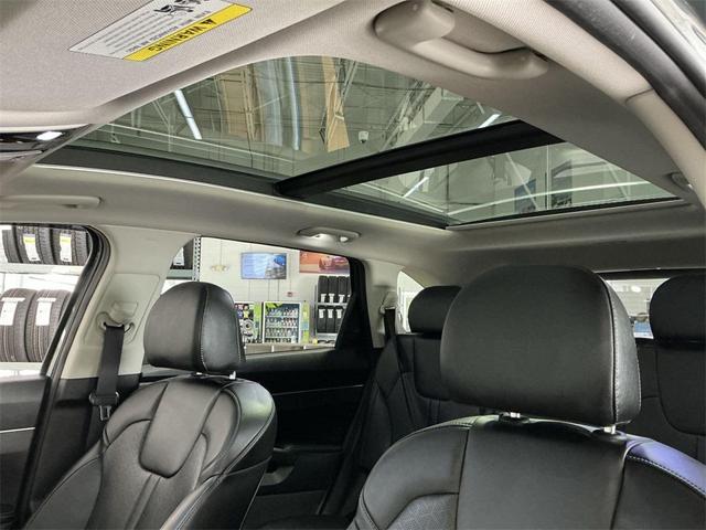 Photo of 2023 Aruba Green Kia Sorento