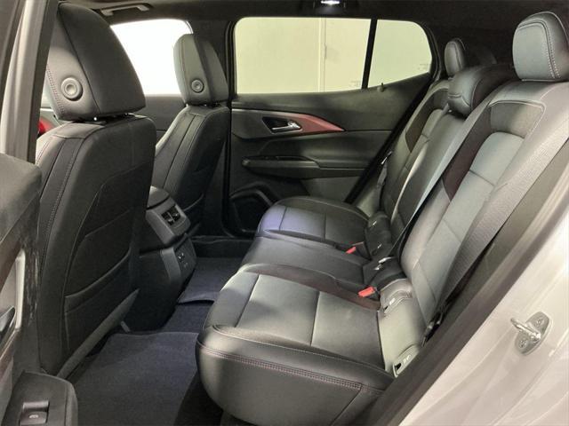 Photo of 2025 Iridescent Pearl Tricoat Chevrolet Equinox EV