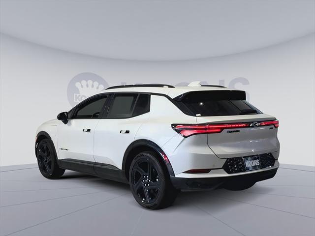 Photo of 2025 Iridescent Pearl Tricoat Chevrolet Equinox EV