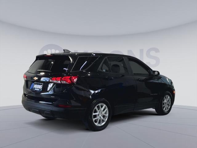 Photo of 2023 Mosaic Black Metallic Chevrolet Equinox