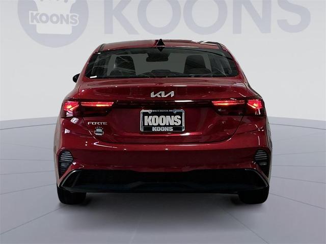 Photo of 2022 Currant Red Kia Forte