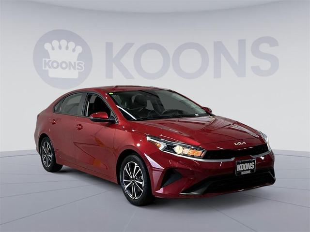 Photo of 2022 Currant Red Kia Forte