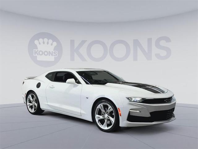 Photo of 2023 Summit White Chevrolet Camaro