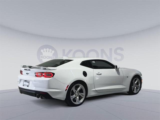 Photo of 2023 Summit White Chevrolet Camaro