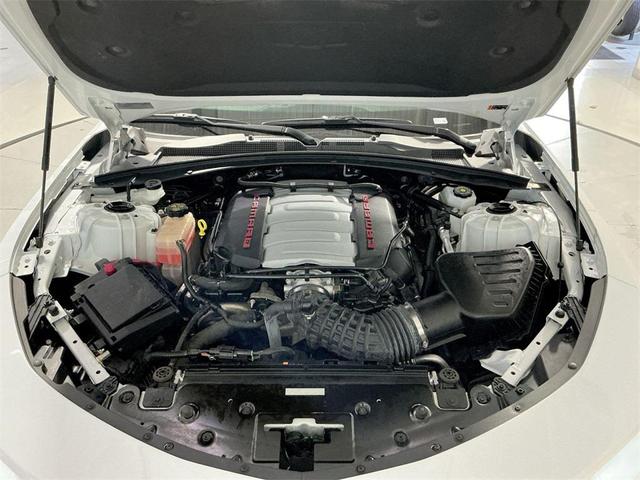 Photo of 2023 Summit White Chevrolet Camaro