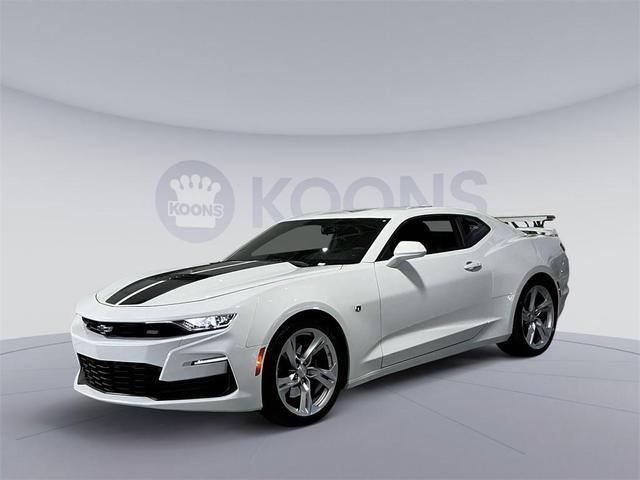 Photo of 2023 Summit White Chevrolet Camaro