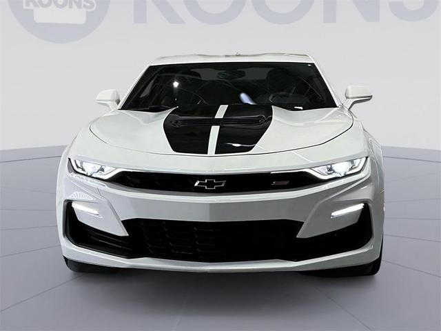 Photo of 2023 Summit White Chevrolet Camaro