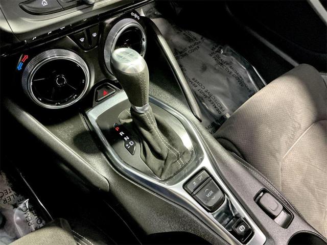 Photo of 2023 Summit White Chevrolet Camaro