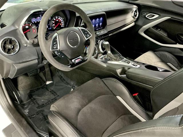 Photo of 2023 Summit White Chevrolet Camaro