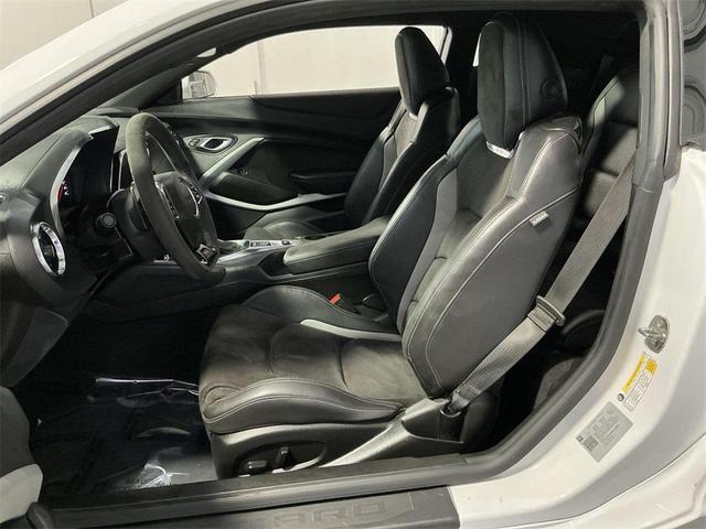 Photo of 2023 Summit White Chevrolet Camaro