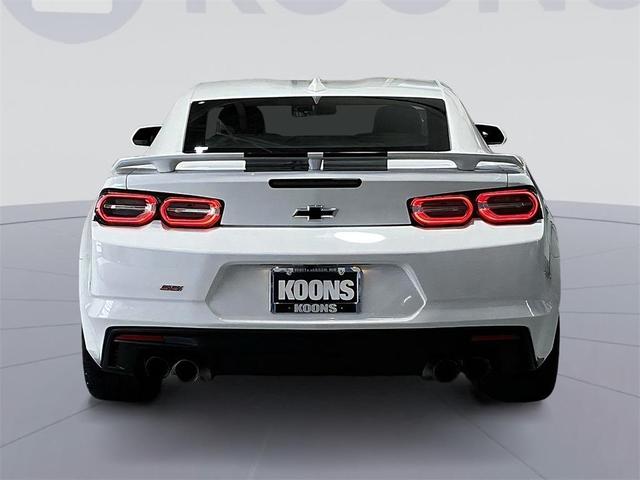 Photo of 2023 Summit White Chevrolet Camaro