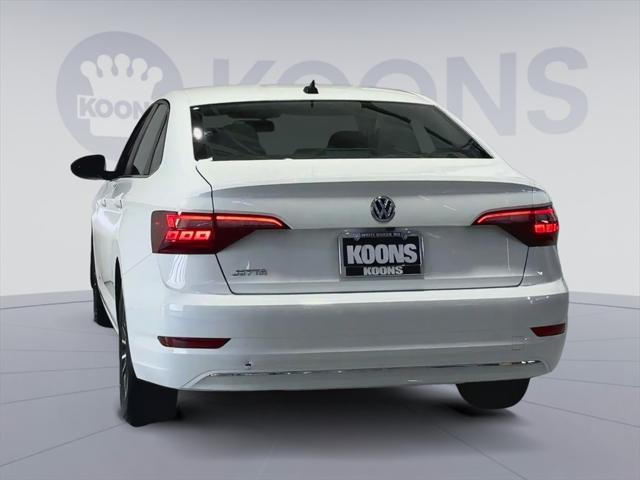 Photo of 2021 Pure White Volkswagen Jetta