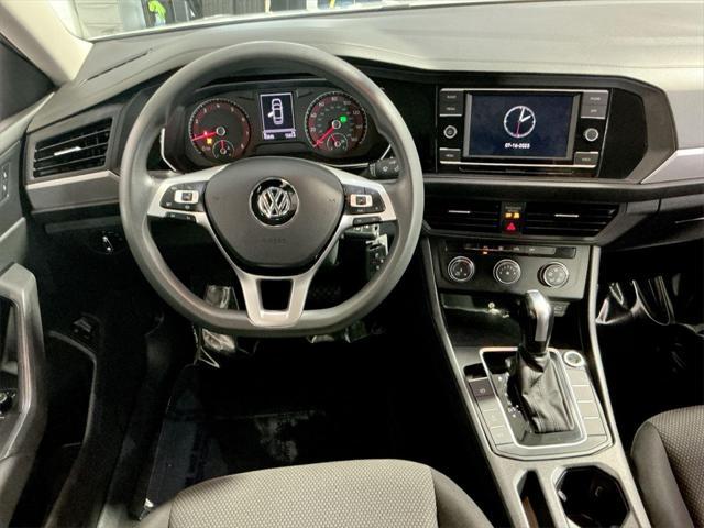 Photo of 2021 Pure White Volkswagen Jetta