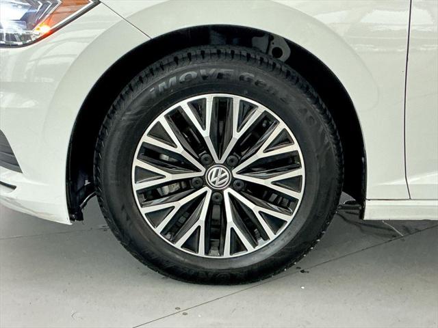 Photo of 2021 Pure White Volkswagen Jetta
