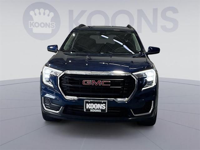 Photo of 2022 Marine Metallic GMC Terrain