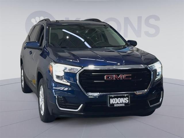 Photo of 2022 Marine Metallic GMC Terrain