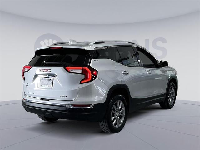 Photo of 2022 Quicksilver Metallic GMC Terrain