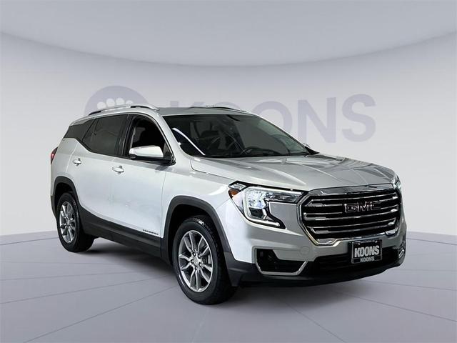 Photo of 2022 Quicksilver Metallic GMC Terrain