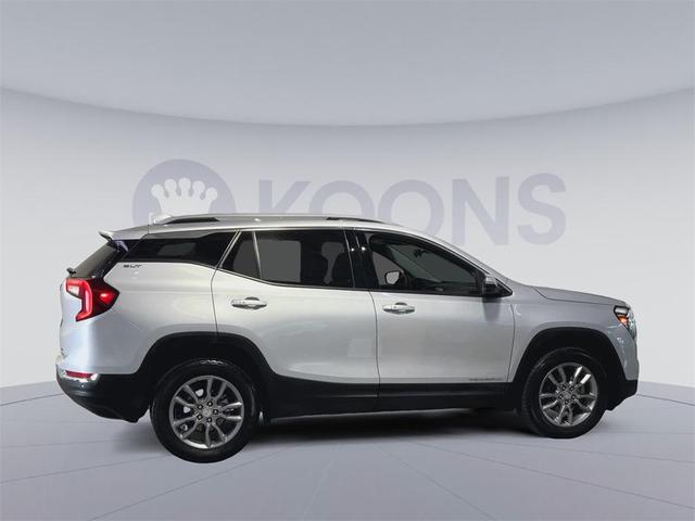 Photo of 2022 Quicksilver Metallic GMC Terrain