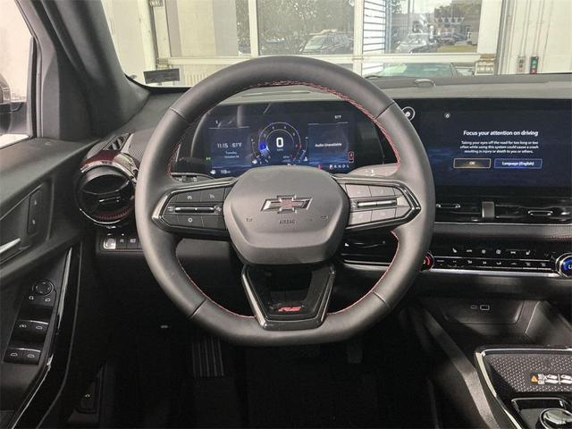 Photo of 2026 Polar White Tricoat Chevrolet Equinox