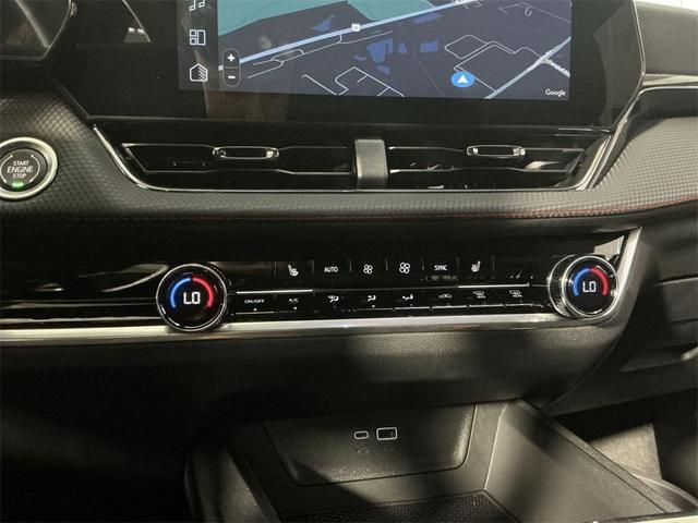 Photo of 2026 Polar White Tricoat Chevrolet Equinox