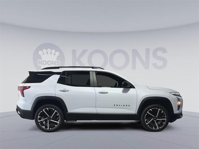 Photo of 2026 Polar White Tricoat Chevrolet Equinox