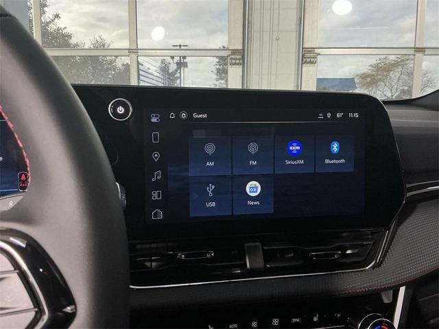 Photo of 2026 Polar White Tricoat Chevrolet Equinox
