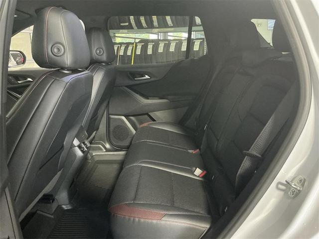 Photo of 2026 Polar White Tricoat Chevrolet Equinox