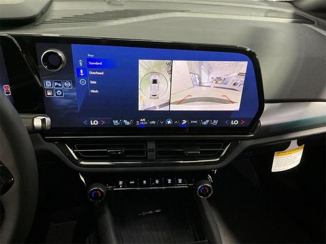 Photo of 2025 Iridescent Pearl Tricoat Chevrolet Equinox EV