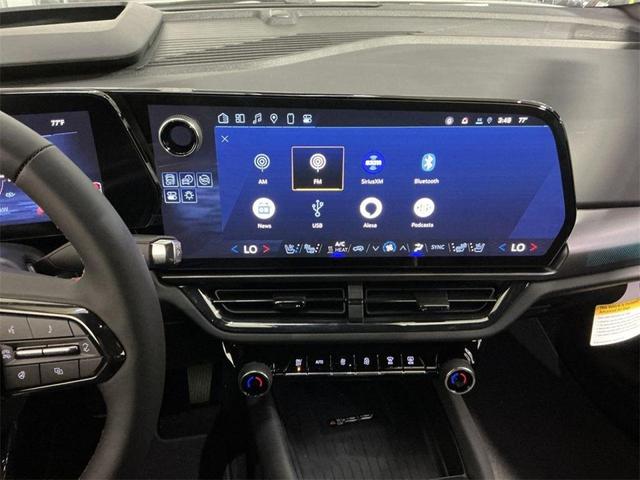 Photo of 2025 Iridescent Pearl Tricoat Chevrolet Equinox EV