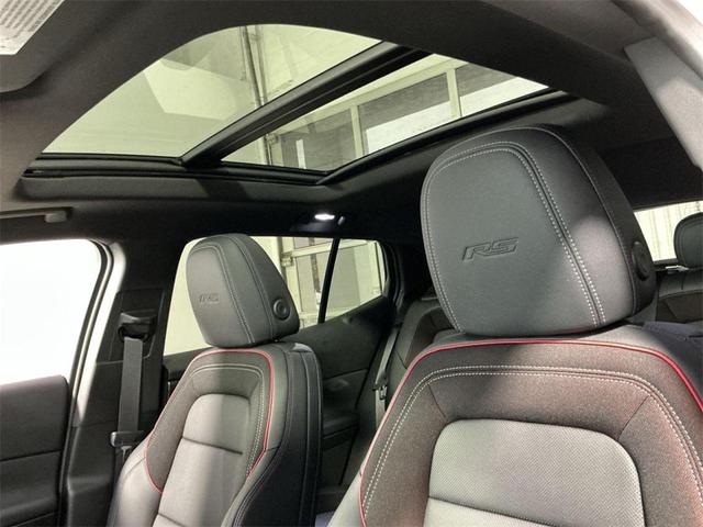 Photo of 2025 Iridescent Pearl Tricoat Chevrolet Equinox EV