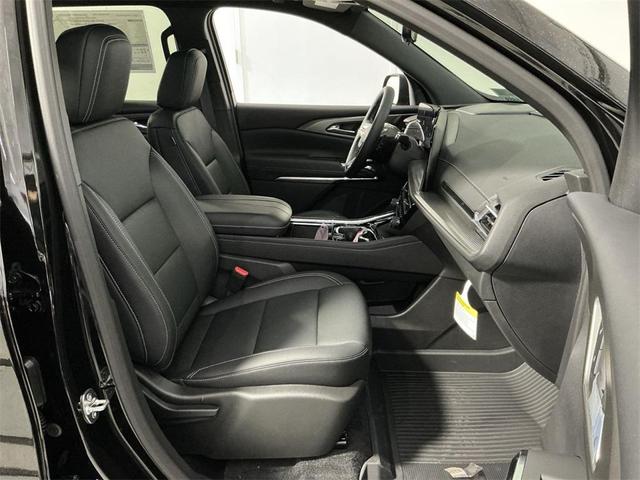 Photo of 2026 Mosaic Black Metallic Chevrolet Traverse