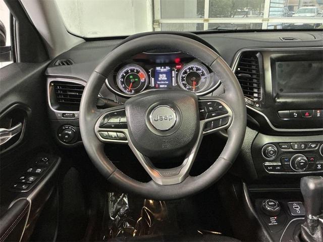 Photo of 2021 Diamond Black Crystal Pearlcoat Jeep Cherokee