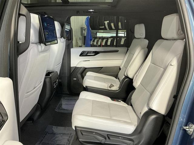 Photo of 2025 Lakeshore Blue Metallic Chevrolet Suburban