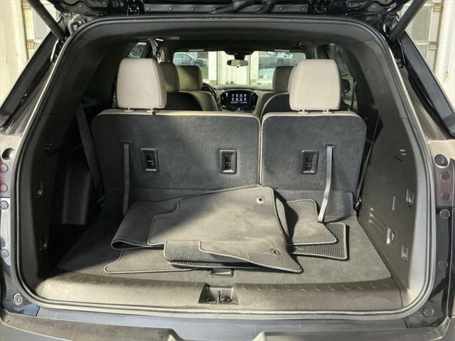 Photo of 2023 Mosaic Black Metallic Chevrolet Traverse