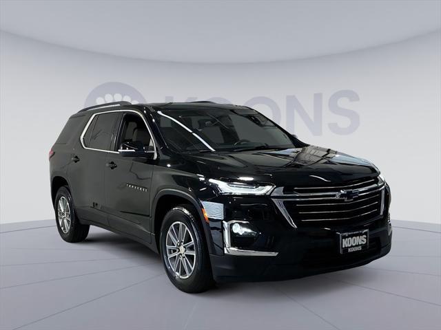 Photo of 2023 Mosaic Black Metallic Chevrolet Traverse