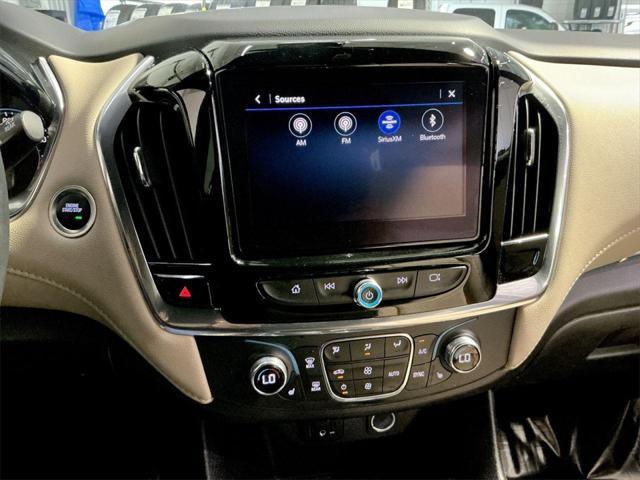Photo of 2023 Mosaic Black Metallic Chevrolet Traverse