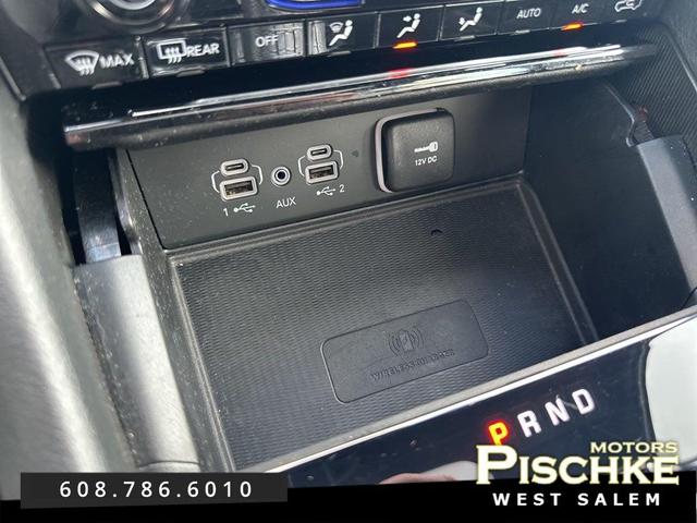 Photo of 2024 Diamond Black Crystal Pearlcoat Jeep Grand Cherokee L