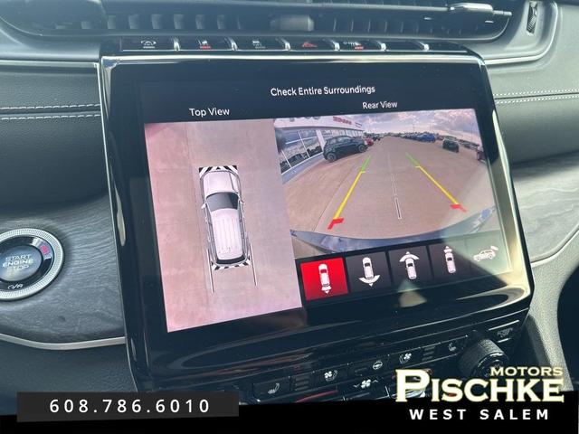 Photo of 2024 Diamond Black Crystal Pearlcoat Jeep Grand Cherokee L