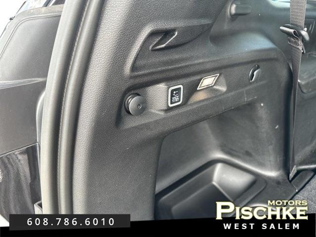 Photo of 2024 Diamond Black Crystal Pearlcoat Jeep Grand Cherokee L