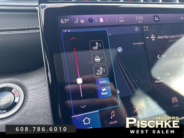 Photo of 2024 Diamond Black Crystal Pearlcoat Jeep Grand Cherokee L