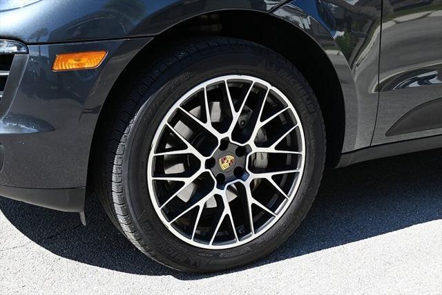 Photo of 2017 Volcano Grey Metallic Porsche Macan