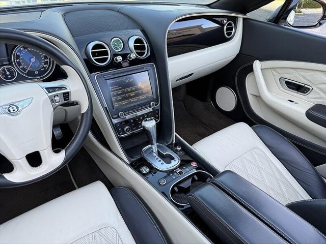 Photo of 2015 White Bentley Continental GT