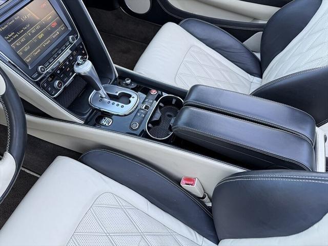 Photo of 2015 White Bentley Continental GT
